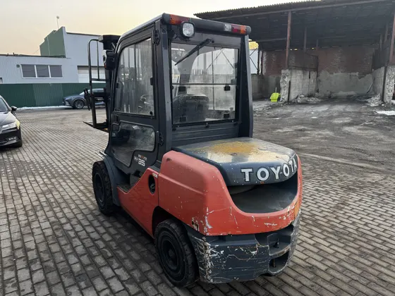 Toyota autokrautuvo galinė dalis