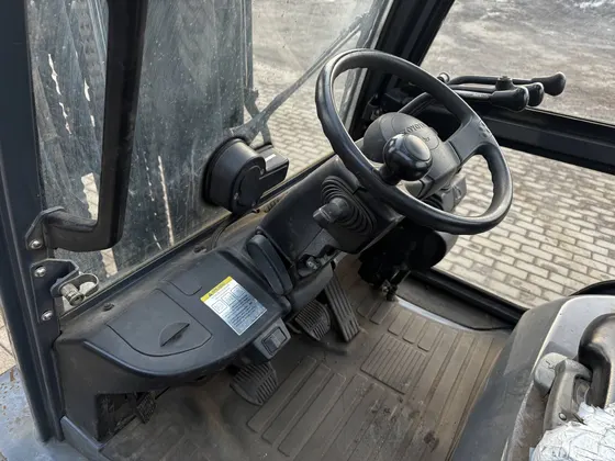 Toyota autokrautuvo kabinos valdymo vieta